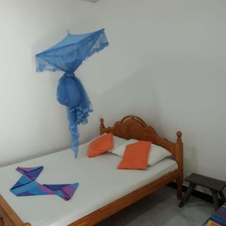 Oceanic White House Hotel Nilaveli Exterior photo