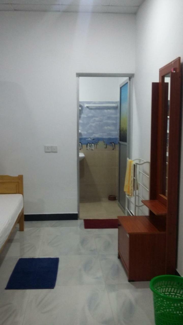 Oceanic White House Hotel Nilaveli Exterior photo