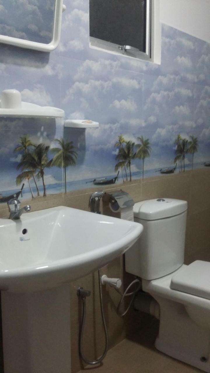 Oceanic White House Hotel Nilaveli Exterior photo