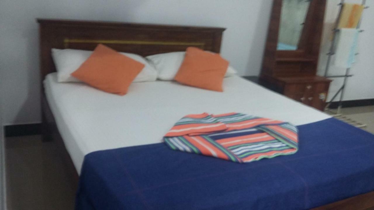 Oceanic White House Hotel Nilaveli Exterior photo