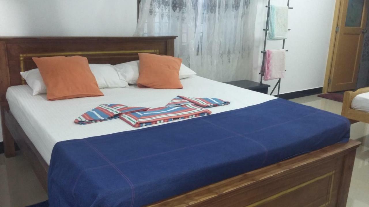 Oceanic White House Hotel Nilaveli Exterior photo